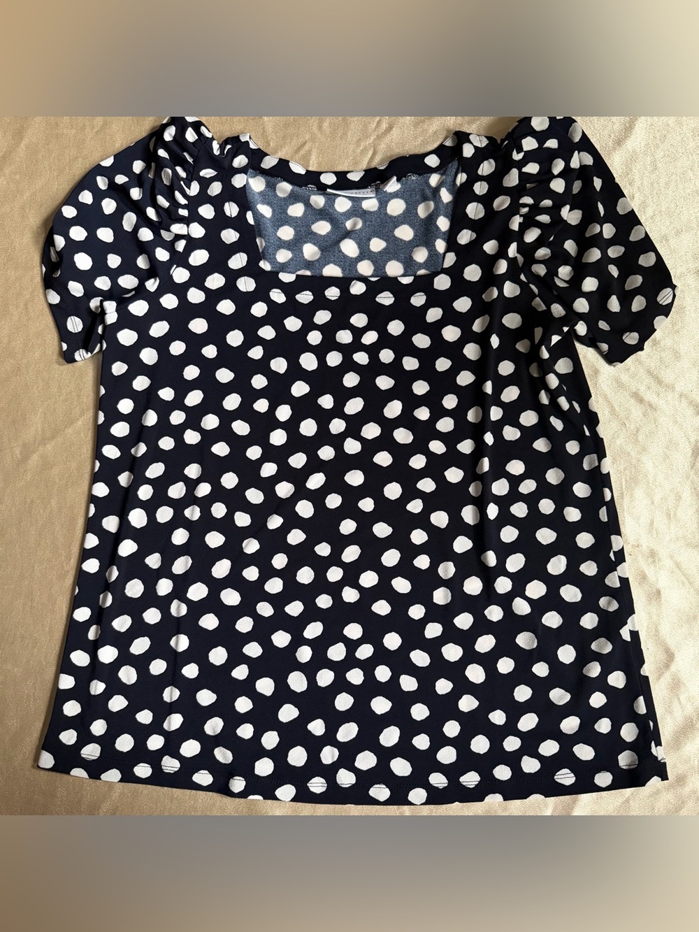 Susan Graver Printed Textured Liquid Knit Puff Sleeve Top M deep navy polka dot
